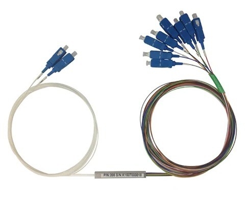 2 8 PLC SC/APC Tipo de caja CMPT para la estabilidad de temperatura de las grasas y las fibras de carbono -40-85 C dB 0.5