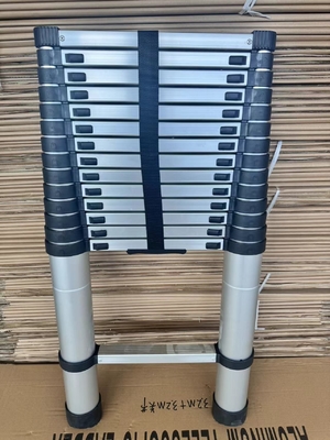 Escalera telescópica de aluminio de uso múltiple 4.4M para diversas aplicaciones
