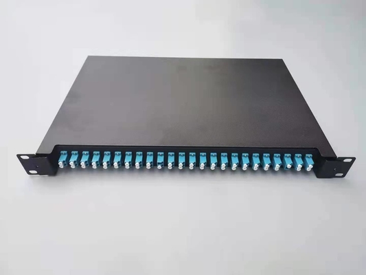 Panel de parches de fibra óptica de 24 puertos LC diseñado para el montaje en pared en entornos exteriores