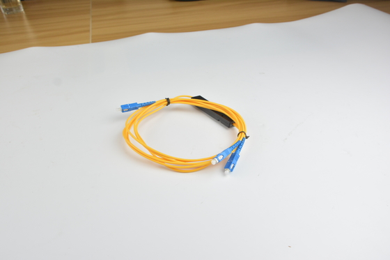 1x2 4 8 16 caja PLC G657A1 0.9mm SCUPC Fibra óptica cónica PLC divisor para la directividad dB ≥55