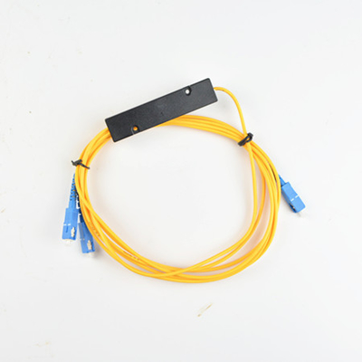 1x2 4 8 16 caja PLC G657A1 0.9mm SCUPC Fibra óptica cónica PLC divisor para la directividad dB ≥55