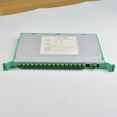 El sistema de control automático de la fibra óptica de un solo modo SC LC FC ST UPC APC con una directividad ≥ 55 dB