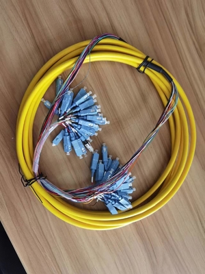 24 núcleo de cable de parche pre-terminado SC/UPC con bandeja de instalación máxima número 1 bandeja de empalme