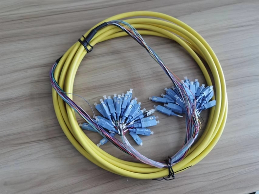 24 núcleo de cable de parche pre-terminado SC/UPC con bandeja de instalación máxima número 1 bandeja de empalme