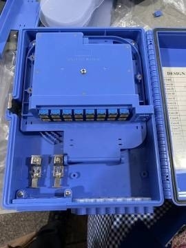300*245*100 mm Mini Tipo Splitter FDB para el sistema de fibra de distribución FTTH en Indonesia