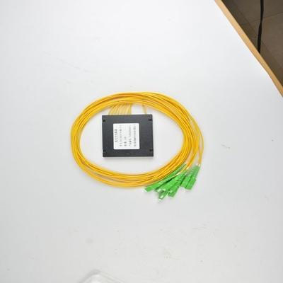 Estabilidad a temperatura -40-85 C dB 0,5 1*8 SC/APC ABS Tipo de caja PLC Splitter para red