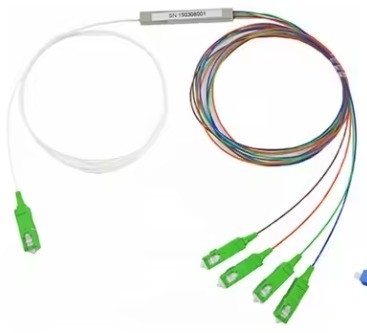 Conector SC/APC Tubo de acero de fibra óptica 1x4 PLC Splitter para longitud de onda 1260-1650nm