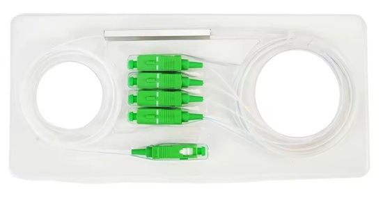 Conector SC/APC Tubo de acero de fibra óptica 1x4 PLC Splitter para longitud de onda 1260-1650nm